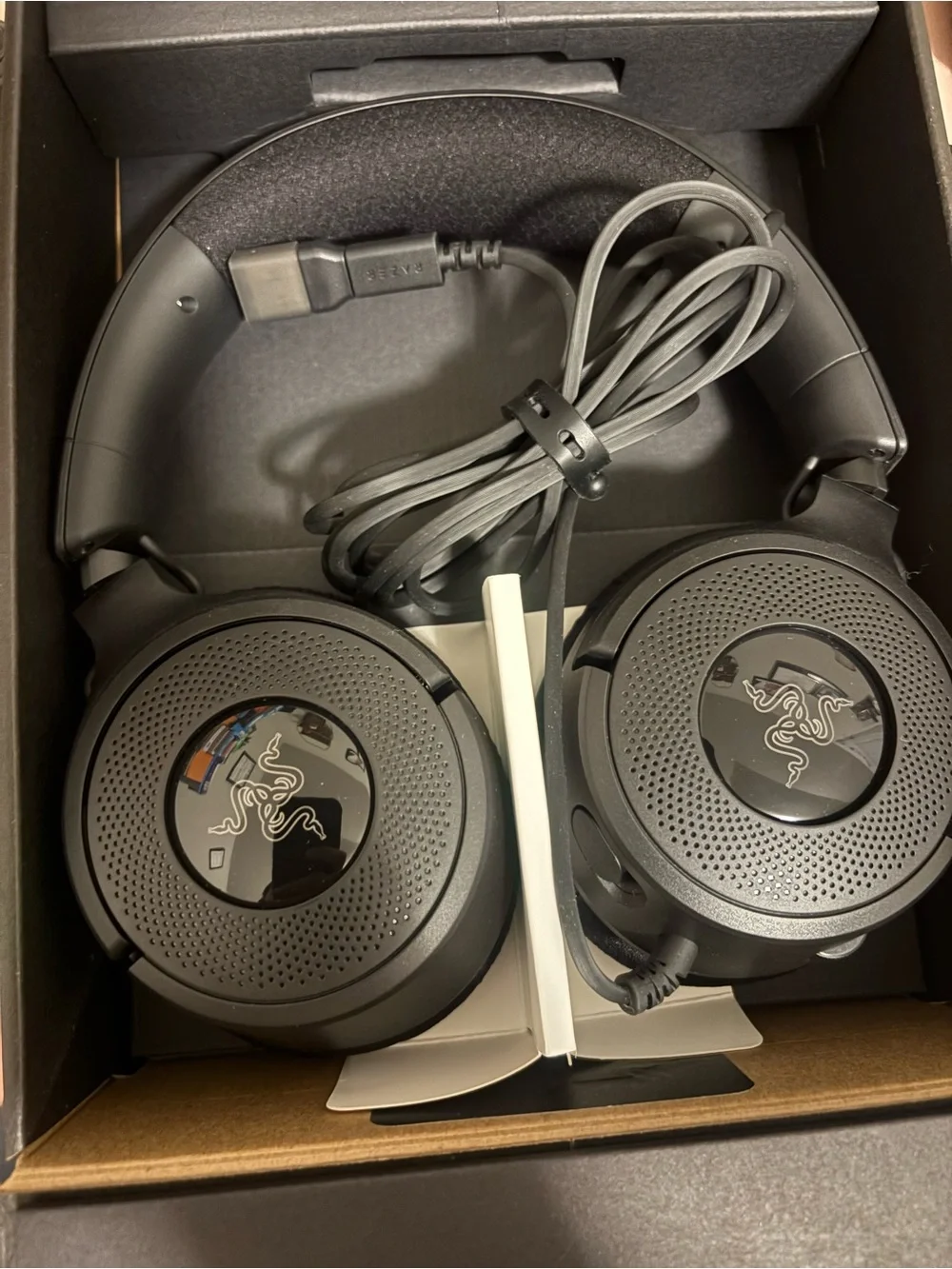 Razer Kraken V4 X Wired Gaming Headset - Black (PC, PS5, Switch, Steam Deck